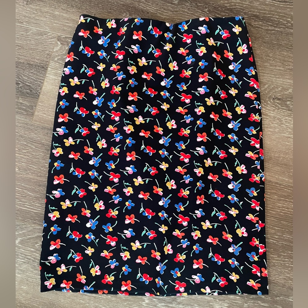 Philosophy Sz 8 Black Floral Pencil Highwaisted Skirt